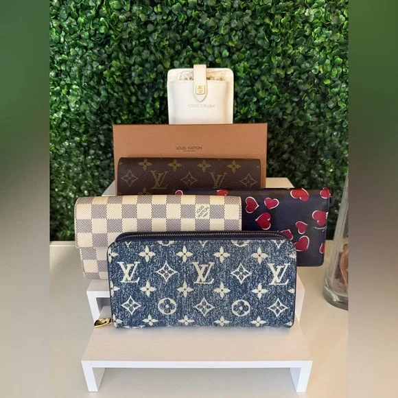 LOUIS VUITTON Zippy Denim Wallet - Picture 7 of 8